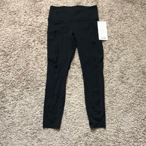 Black Lululemon fast and free HR 25’’ tight